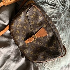 Louis Vuitton Jeune Fille
